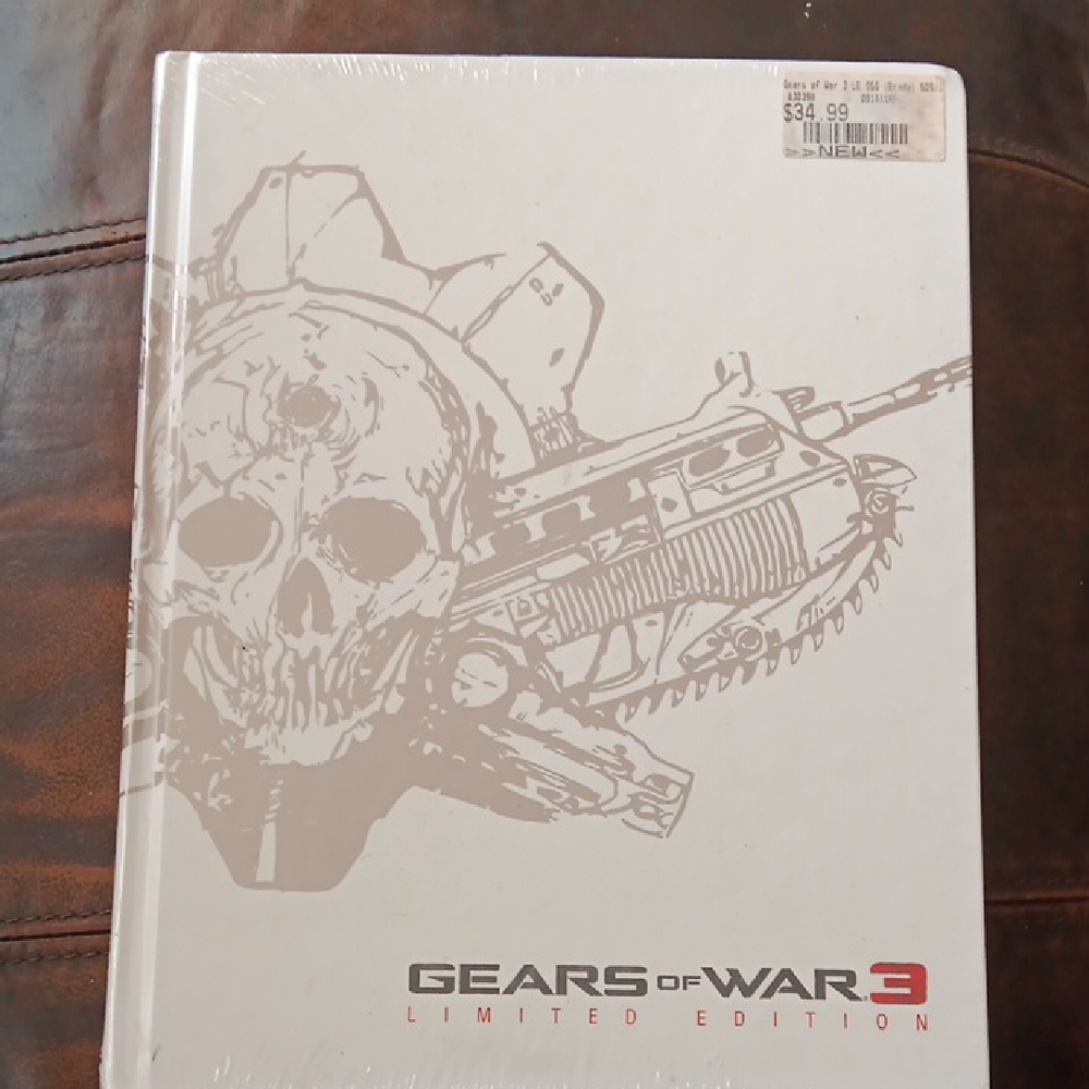 Gears of War 3 Collector's Guide - Cream